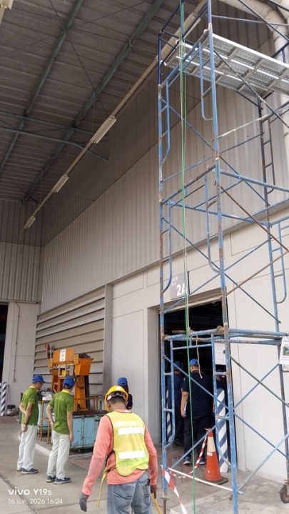 ติดตั้งตะแกรงป้องกันนกเข้าใต้แผงโซล่าเซลล์